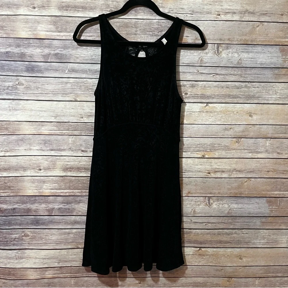 Free People questions leave